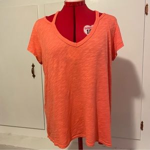 Vintage Anthropologie Left of Center Coral Tshirt w/ neck cutout details, Size M